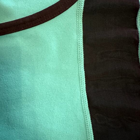 Fabletics Sports Bra Wireless Racerback Black Mesh Scoop Neck Green Black XLarge - Picture 3 of 4